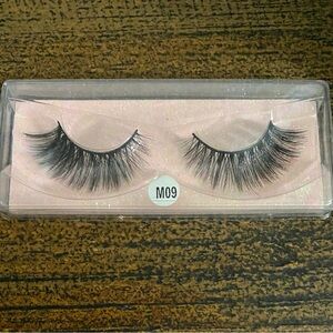Dramatic Black False Eyelashes